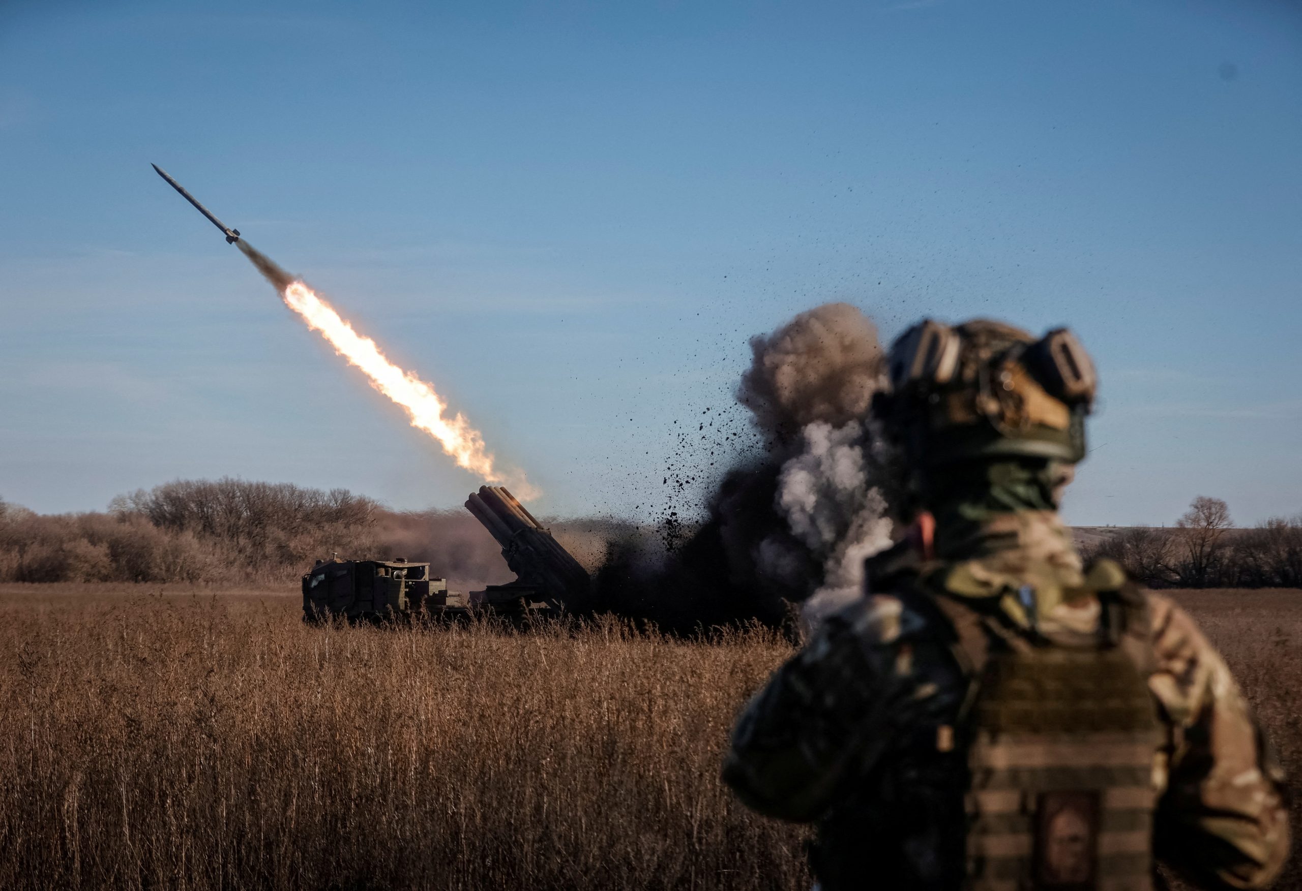 West Alarmed as Russia Tightens Grip on Donetsk Amid Security Talks