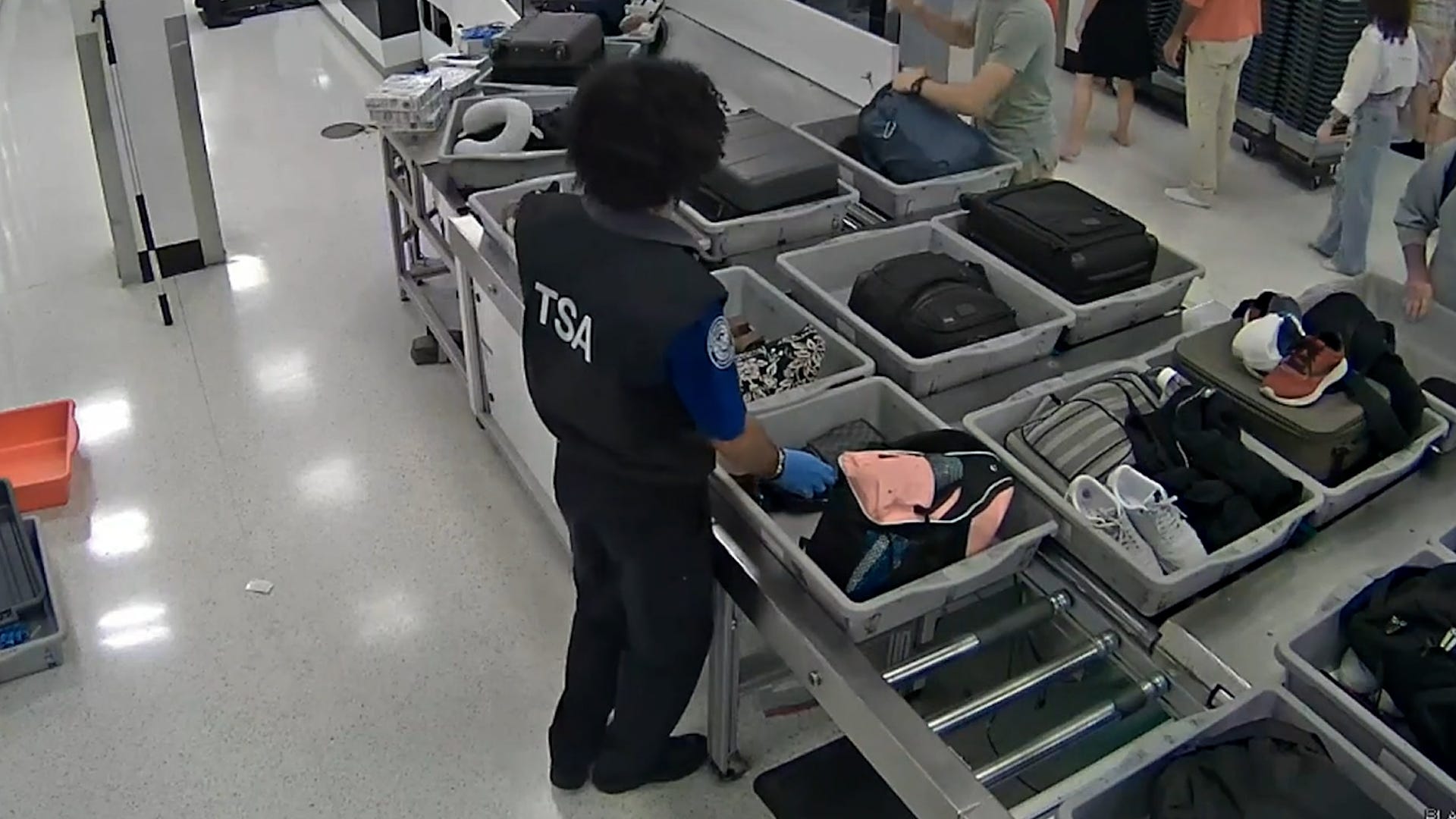 TSA Agents Selling Blood for Cash as Government Shutdown Deepens