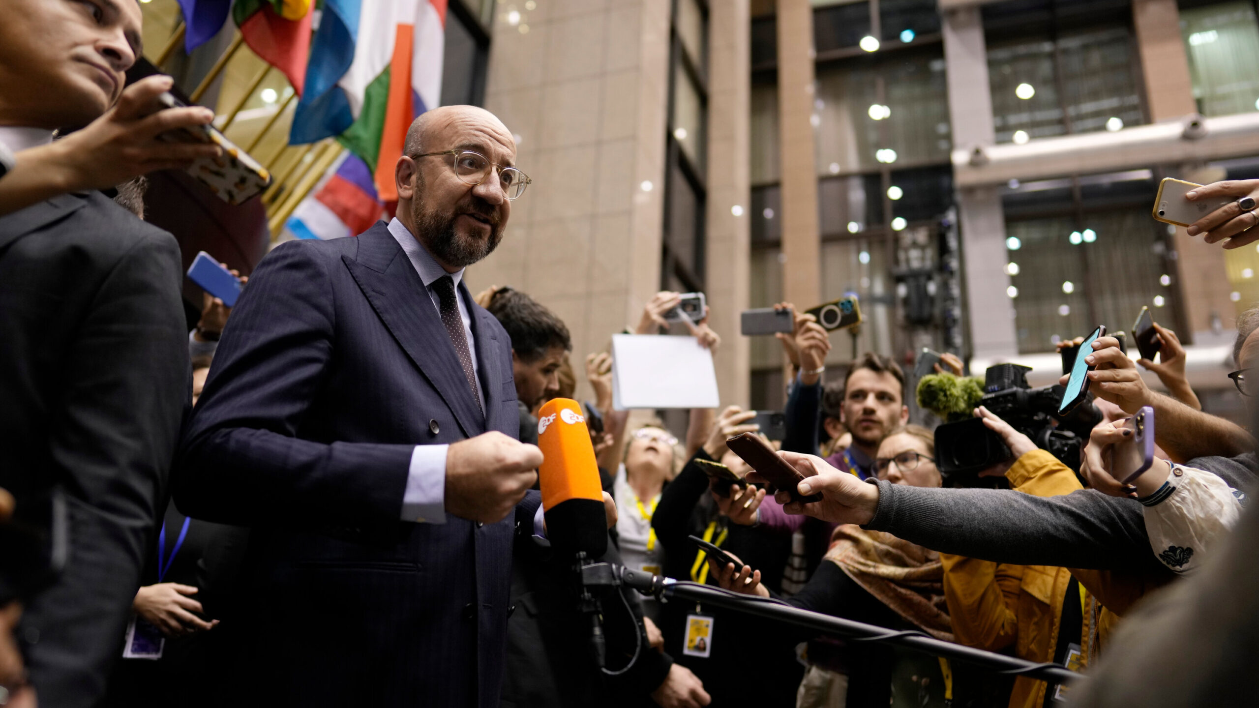 Ukraine’s Financial Lifeline at Risk as Hungary Blocks €90 Billion Aid