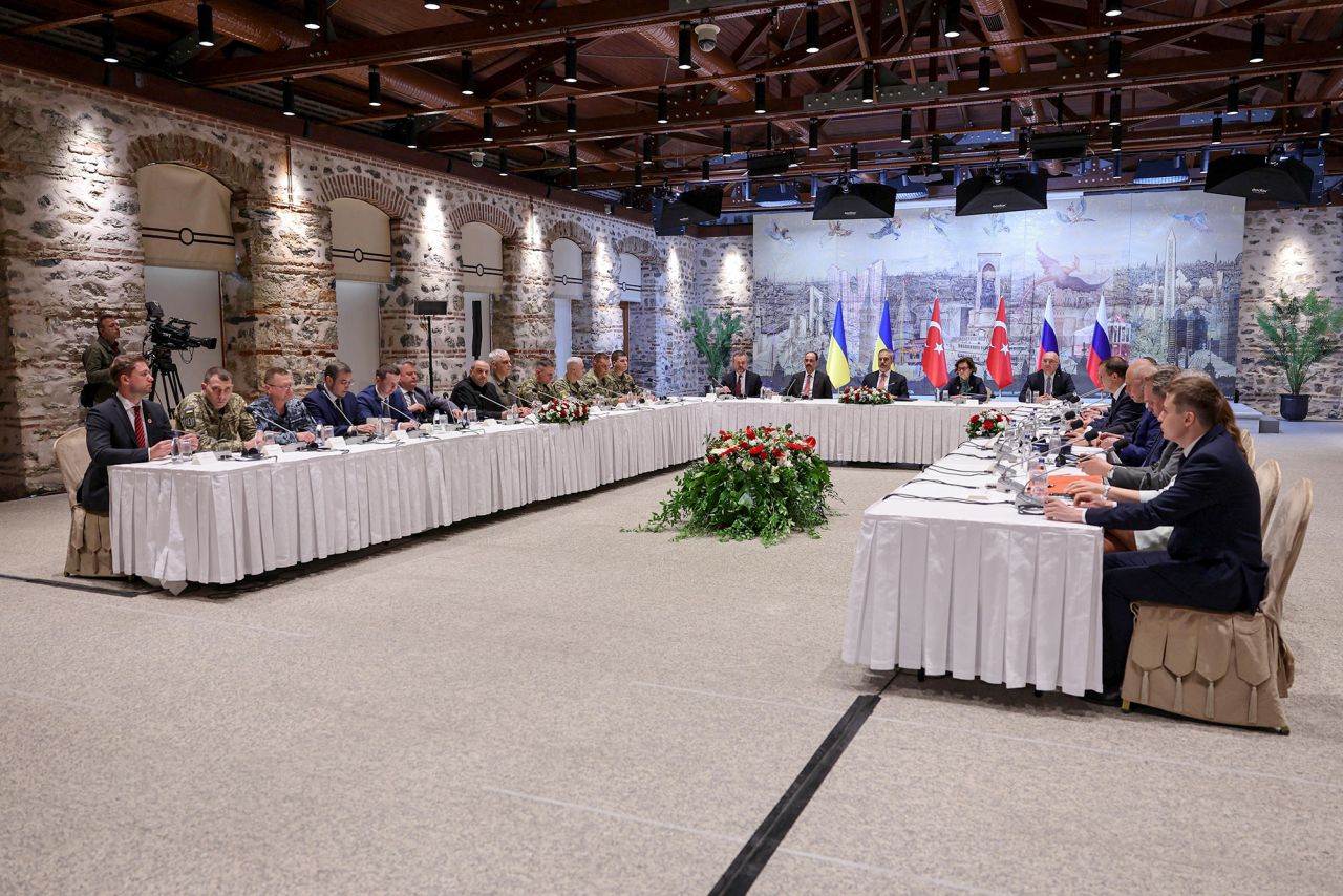 Bulgarian Defense Minister Rejects Further Weapons Supplies to Ukraine, Demands Peace Negotiations