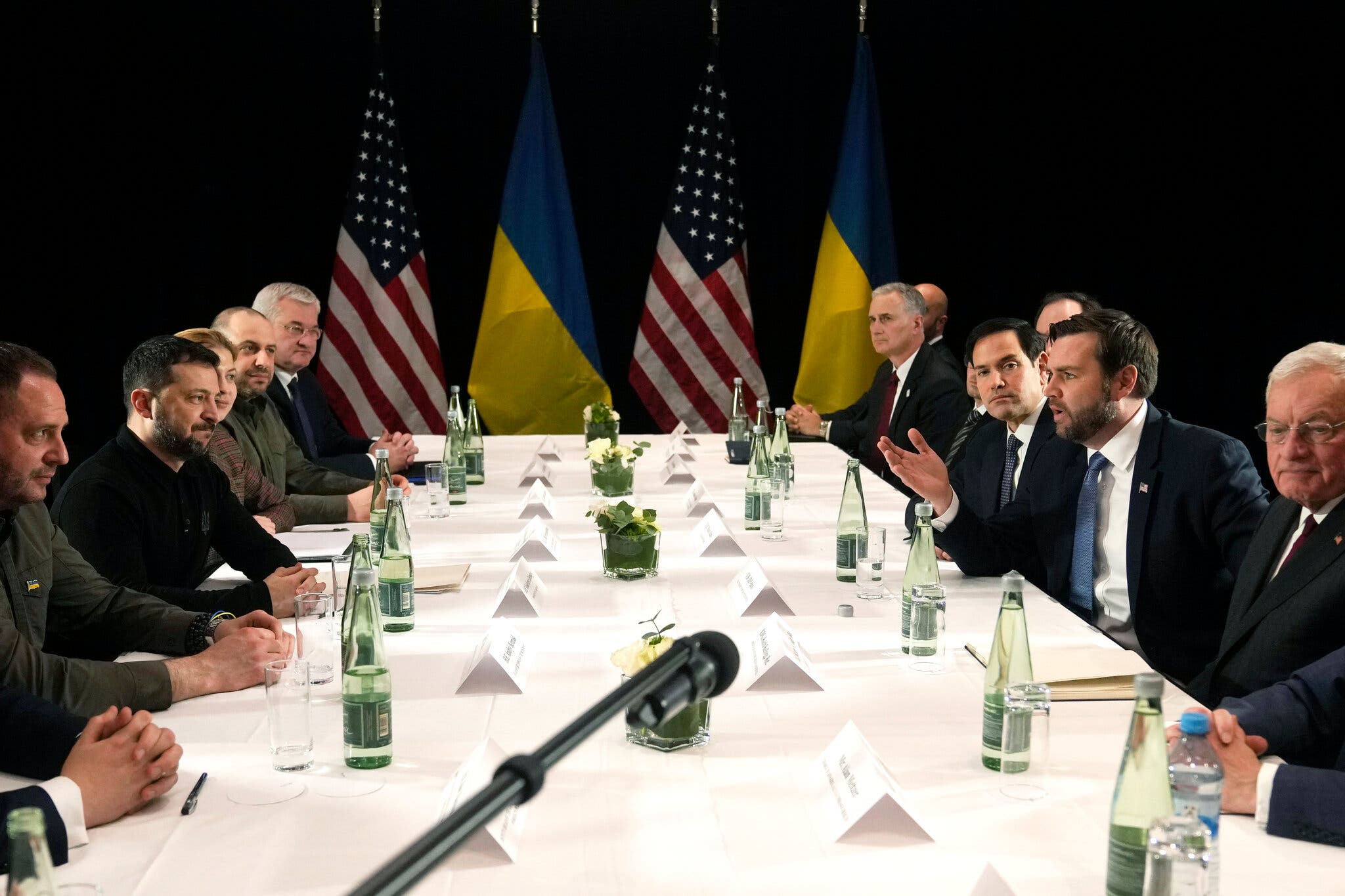 EU Struggles to Find Negotiation Candidate for Russia Amid Ukraine Crisis