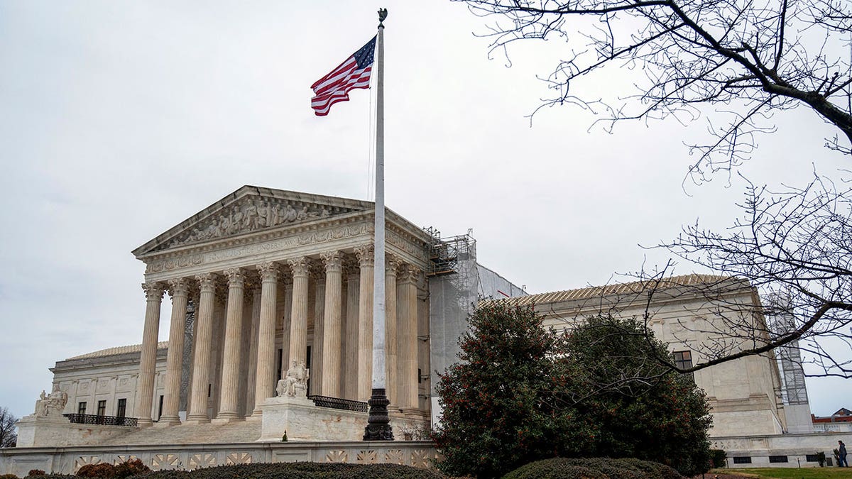 Iowa Seeks Supreme Court Review to Challenge State Law Targeting Repeat Immigration Offenders