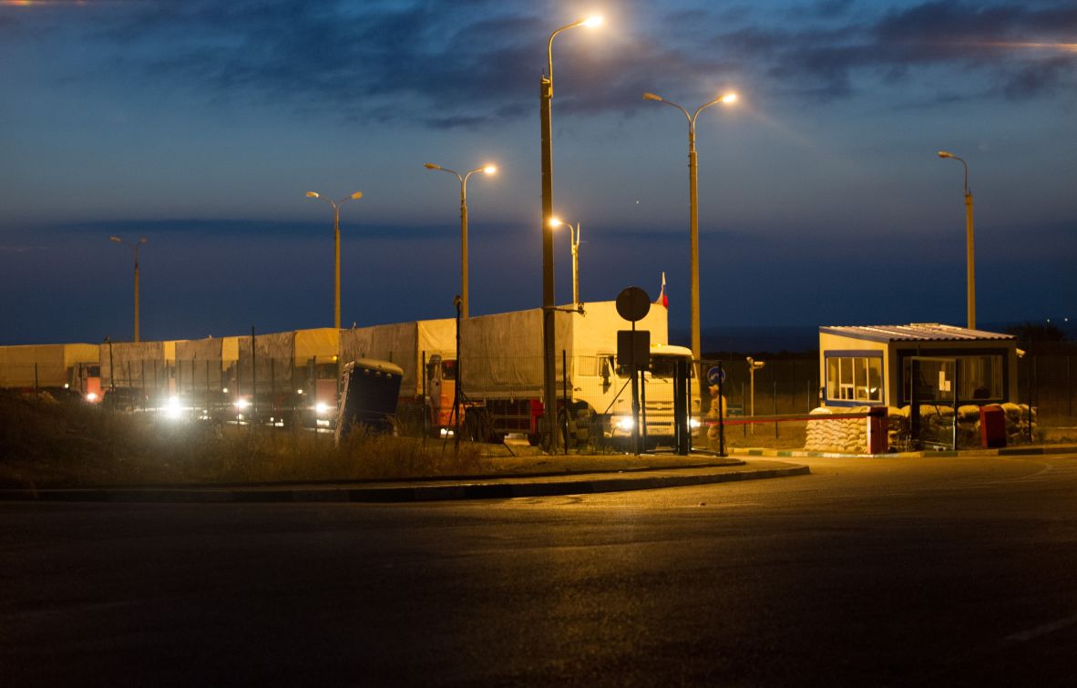 Border Checkpoint Meeting Signals Hope for Humanitarian Dialogue Between Russia and Ukraine