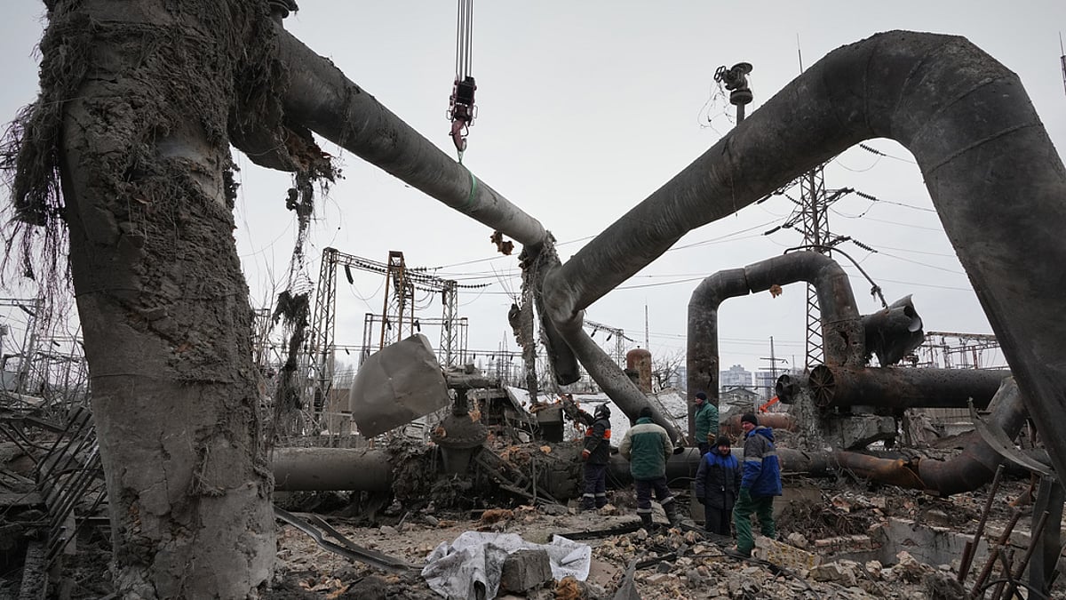 Kiev Power Grid Collapses as Critical Energy Plants Destroyed